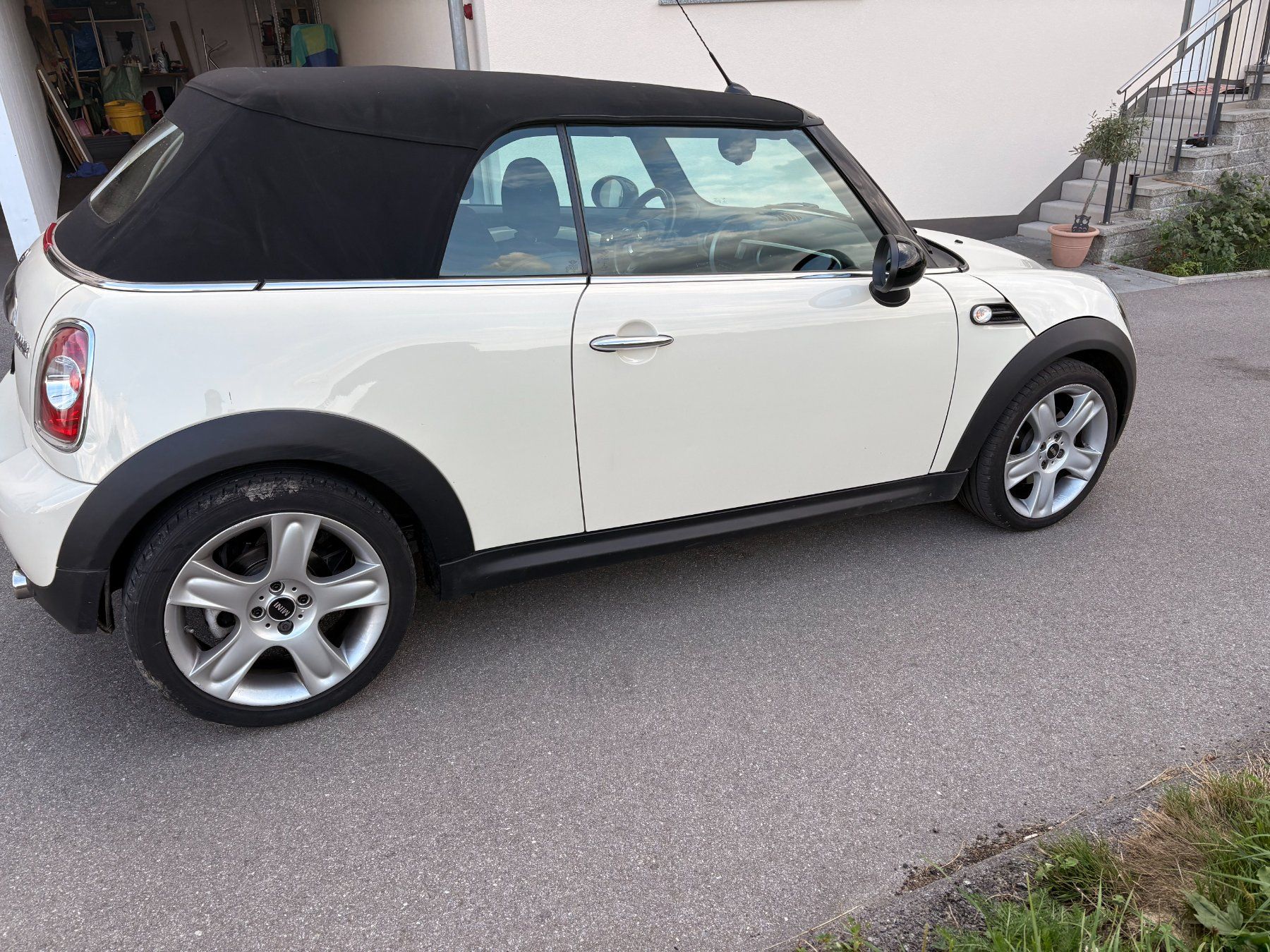 Mini Autos: Mini Cooper Cabrio 2015 – Gebraucht aus Delley von vbr_7mj7 7