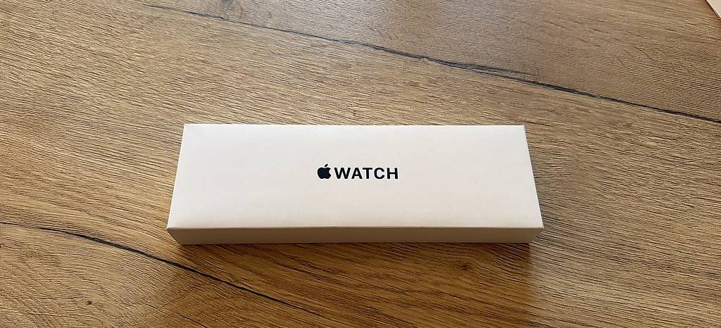 Apple Smartwatch: Apple Watch SE (2e génération) 40mm – Usato da Bouveret venduto da Pieer1897 1
