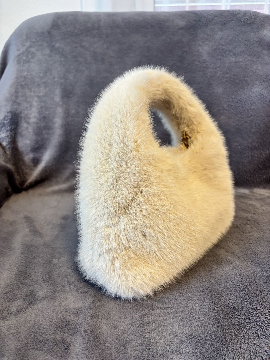 H&M Borse da donna: Fluffy crossbody bag - Light beige – Usato da Peseux venduto da Meea97 1