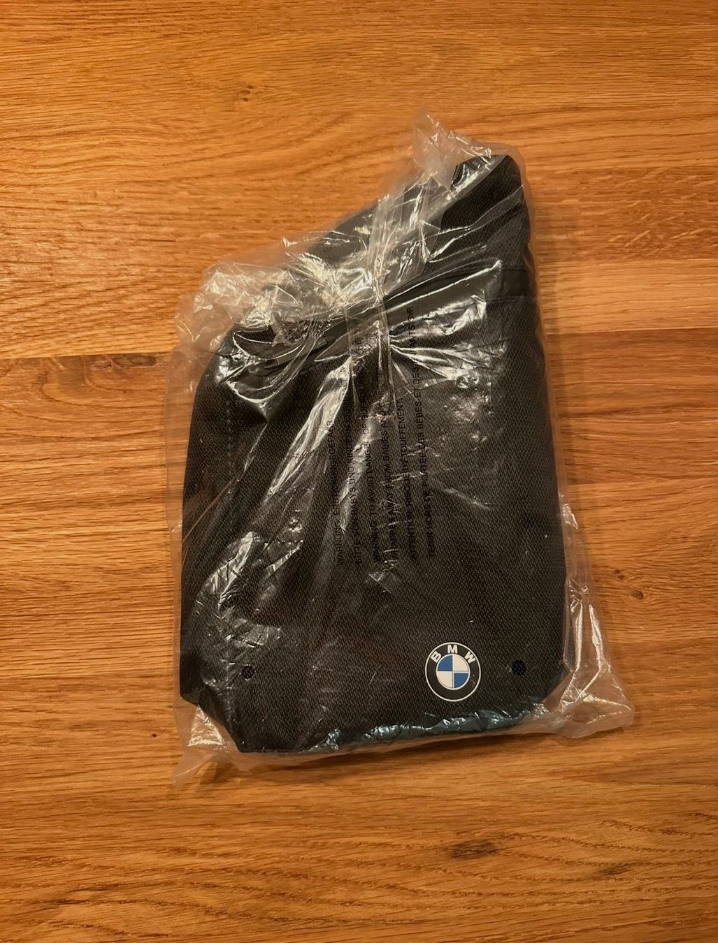 BMW Borse: BMW Aufbewahrungstasche Ölflasche – Nuovo e nell'imballaggio originale da Allschwil venduto da Blumergg 1