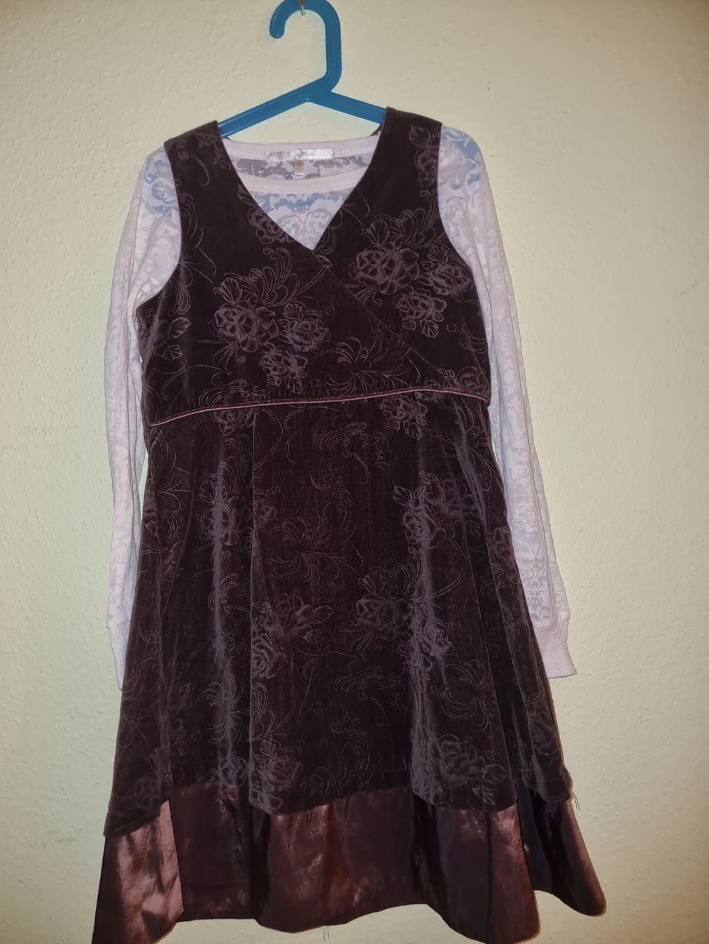 Vestiti & Gonne: Klassische Kleid gr 140 – Usato da Zürich venduto da Ralaualiyas