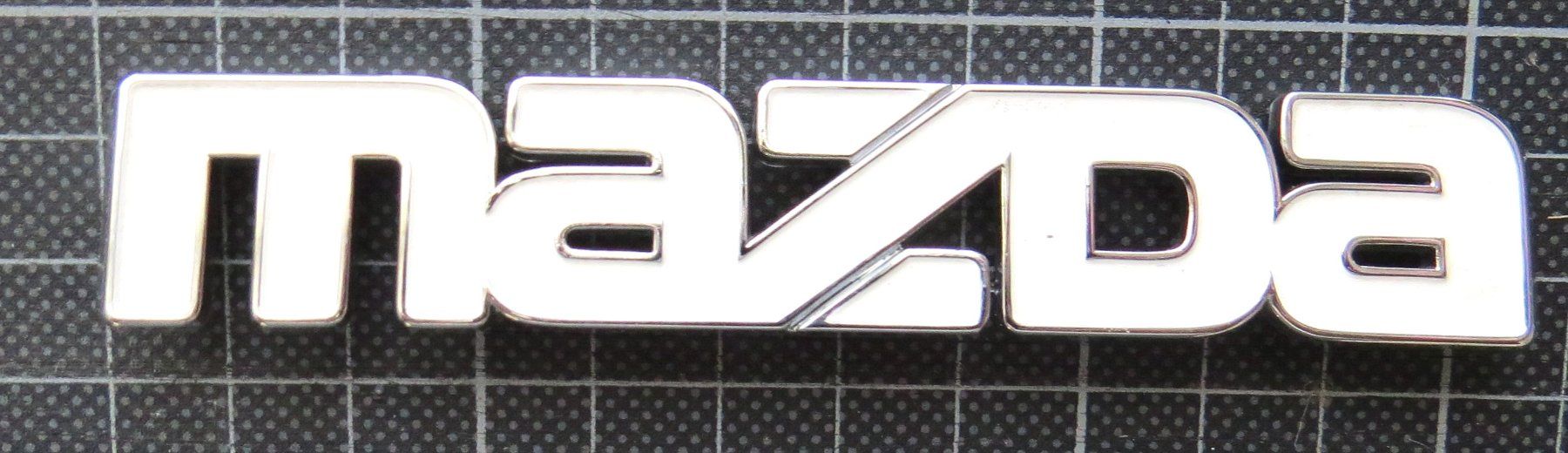 Mazda Tutti pezzi di ricambio auto: Mazda Schriftzug – Usato da Ettingen venduto da campione_1