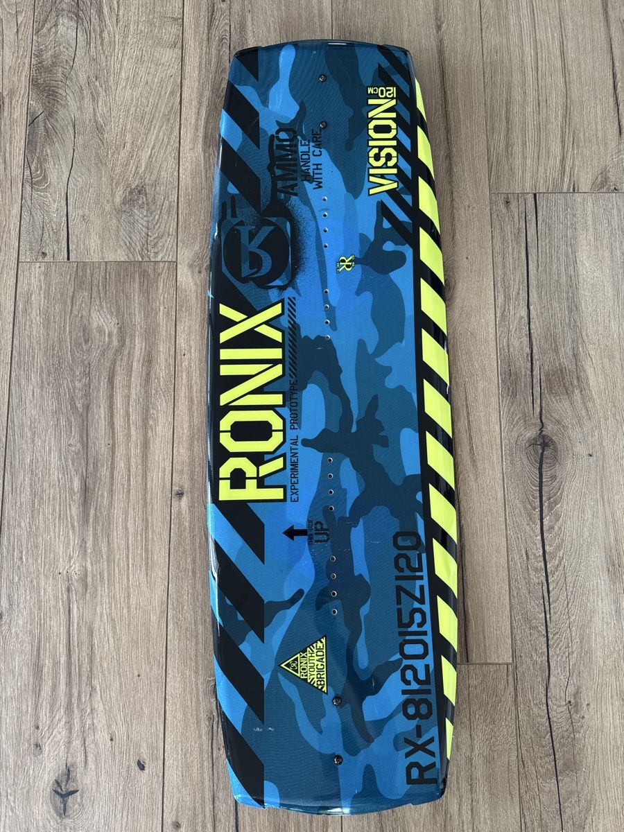 Ronix Planches de surf: Ronix Wakeboard Vision 120cm (Junior) – D'occasion à Cudrefin par N-Ok