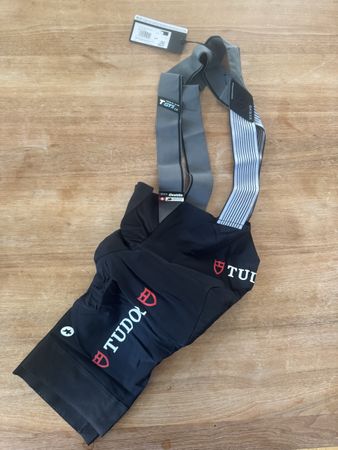 Fahreadhose im Tudor design Grösse S