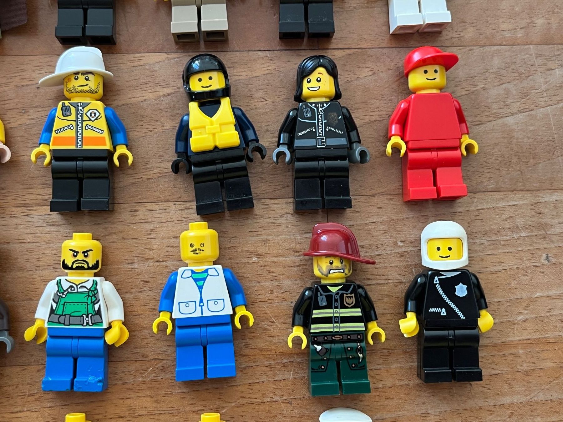 Lego Statuette: 27 Lego Minifiguren Konvolut S2 – Usato da Winterthur venduto da Wusa01 4