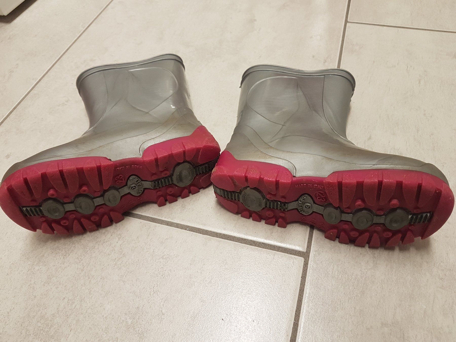 Scarpe per ragazze: 4er-Set: Mädchen-Schuhe und Socken Grösse 23 mit Extra – Usato da Lachen SZ venduto da allesweg78 3