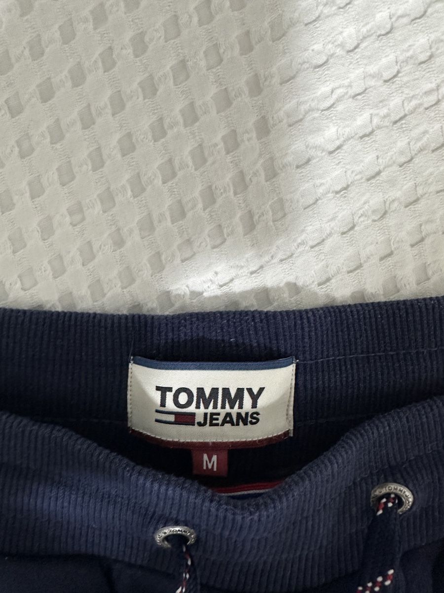 Tommy Hilfiger Pantaloni: Tommy Jeans Jogginghose dunkelblau Grösse M – Nuovo (secondo la descrizione) da Oberurnen venduto da nes_8xqt 3