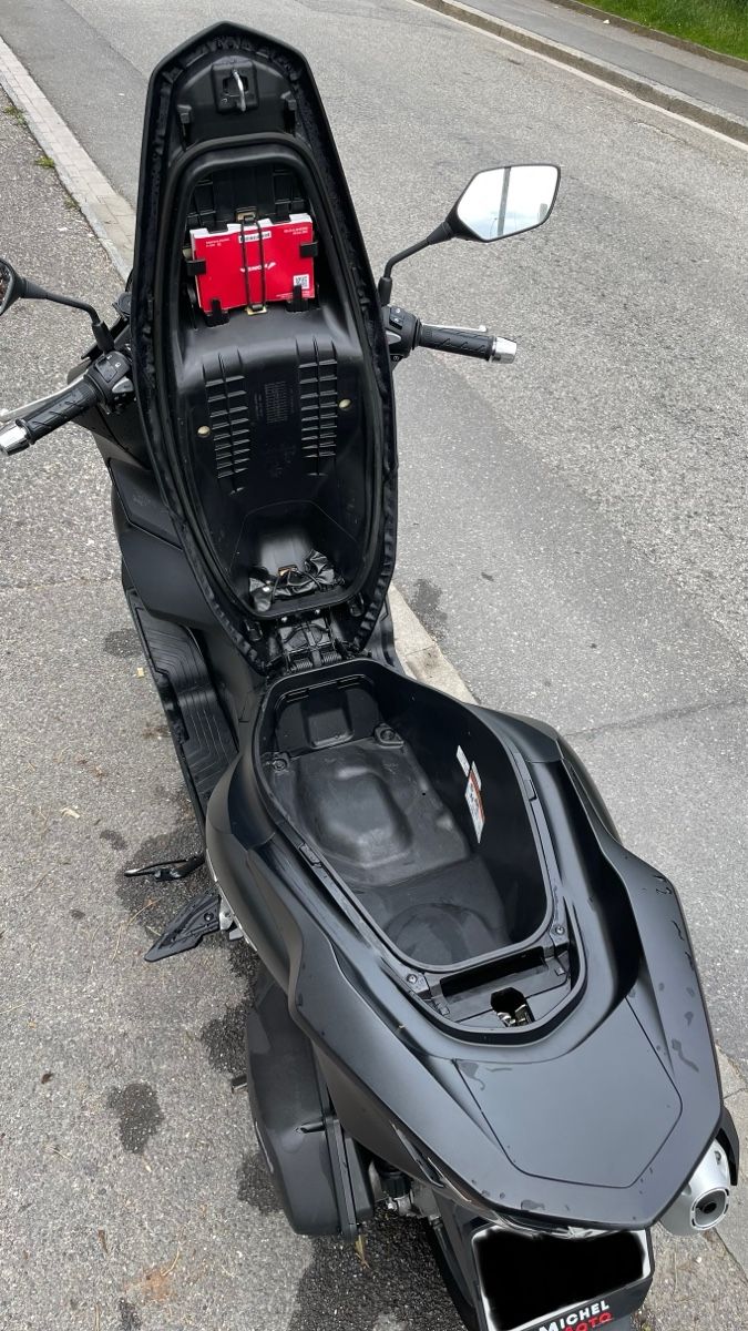Honda Scooters: PCX Honda Scooter – Gebraucht aus Lausanne von Victor0421 6