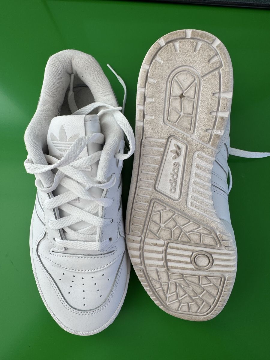 Scarpe da uomo: Adidas Sneaker weiss Grösse 37.5 – Usato da Seuzach venduto da diePIPPA 1