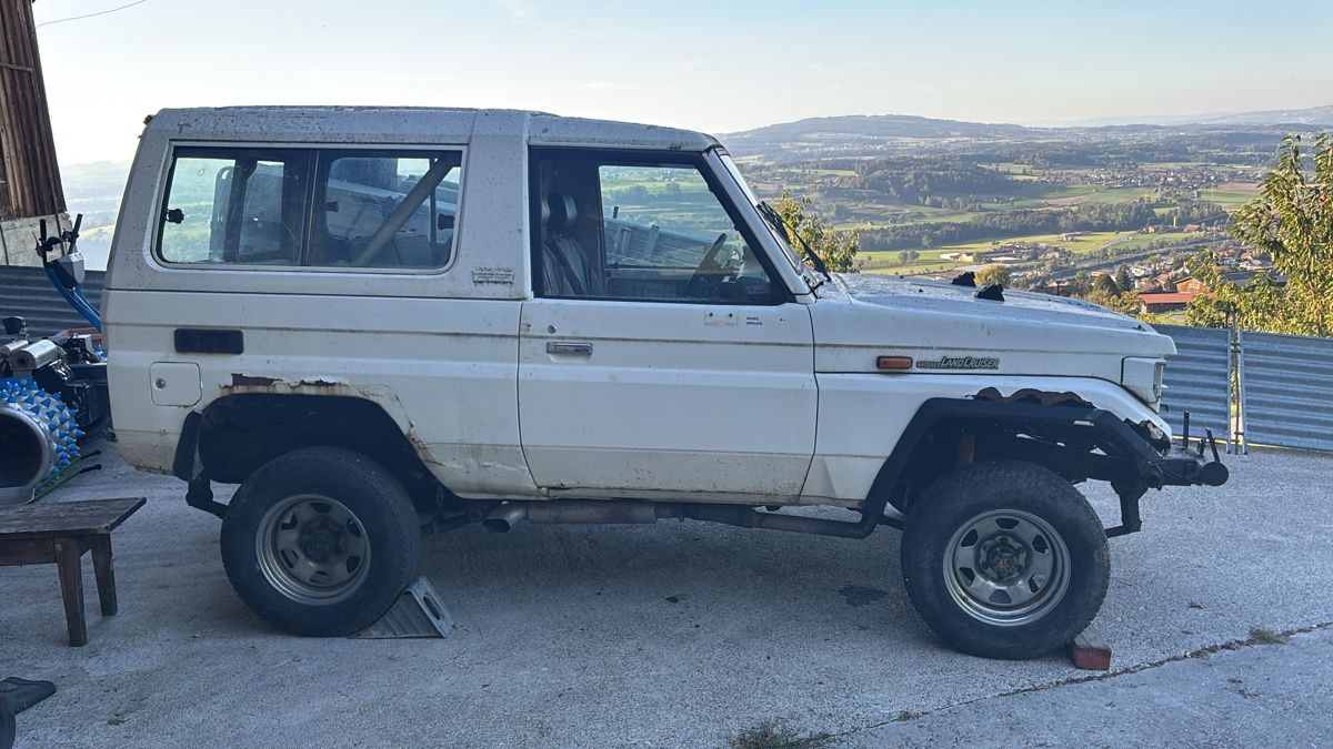 Toyota Automobili: Toyota Landcruiser – Difettoso da Root venduto da Oberkienzen 1