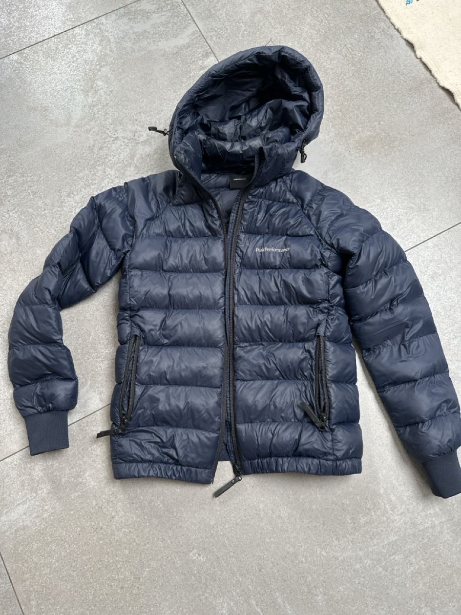 Peak Performance Jacken: Peak Performance Daunenjacke dunkelblau Gr. 150 – Gebraucht aus Wileroltigen von torro11