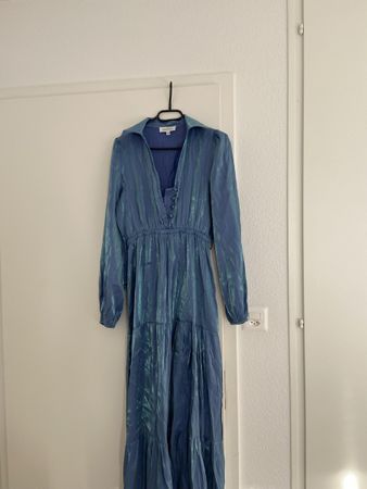 Maxikleid blau glänzend Grösse S neuwertig