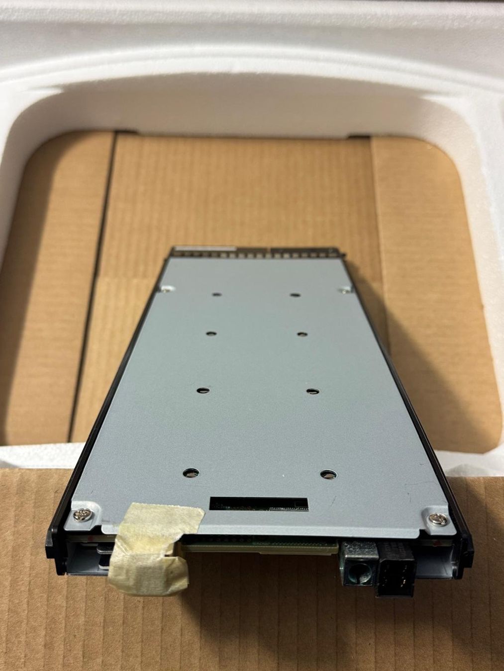 Hitachi Harddisks: Hitachi 1,6-TB-Flash-Module-Drive – Neu und originalverpackt aus Spreitenbach von J.S1 3