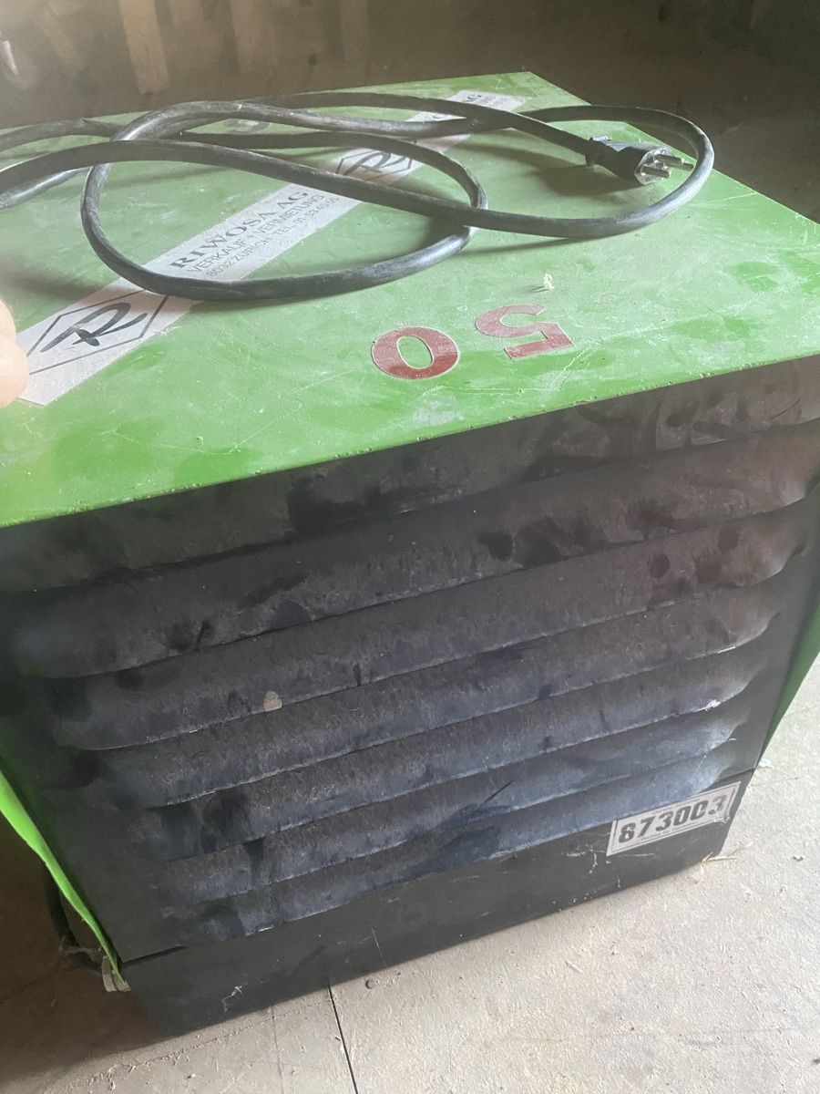 Radiatori: Remko  50, 2.2 kW, Entfeüchter – Usato da Menzingen venduto da Edelmuni7 3