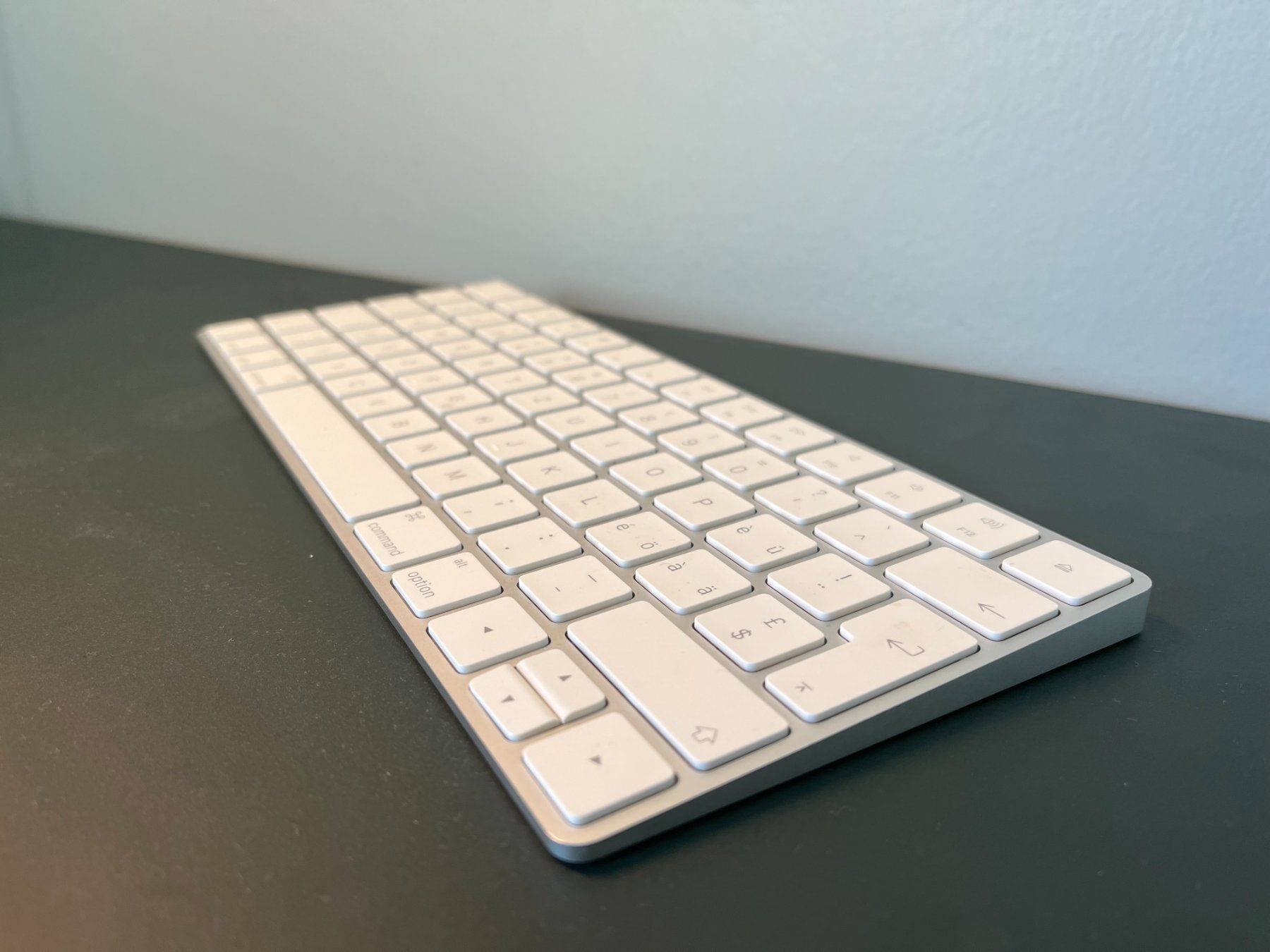 Apple Tastaturen: Apple Magic Keyboard Wireless A1644 - QWERTZ - CH-Layout – Gebraucht aus Wädenswil von  1