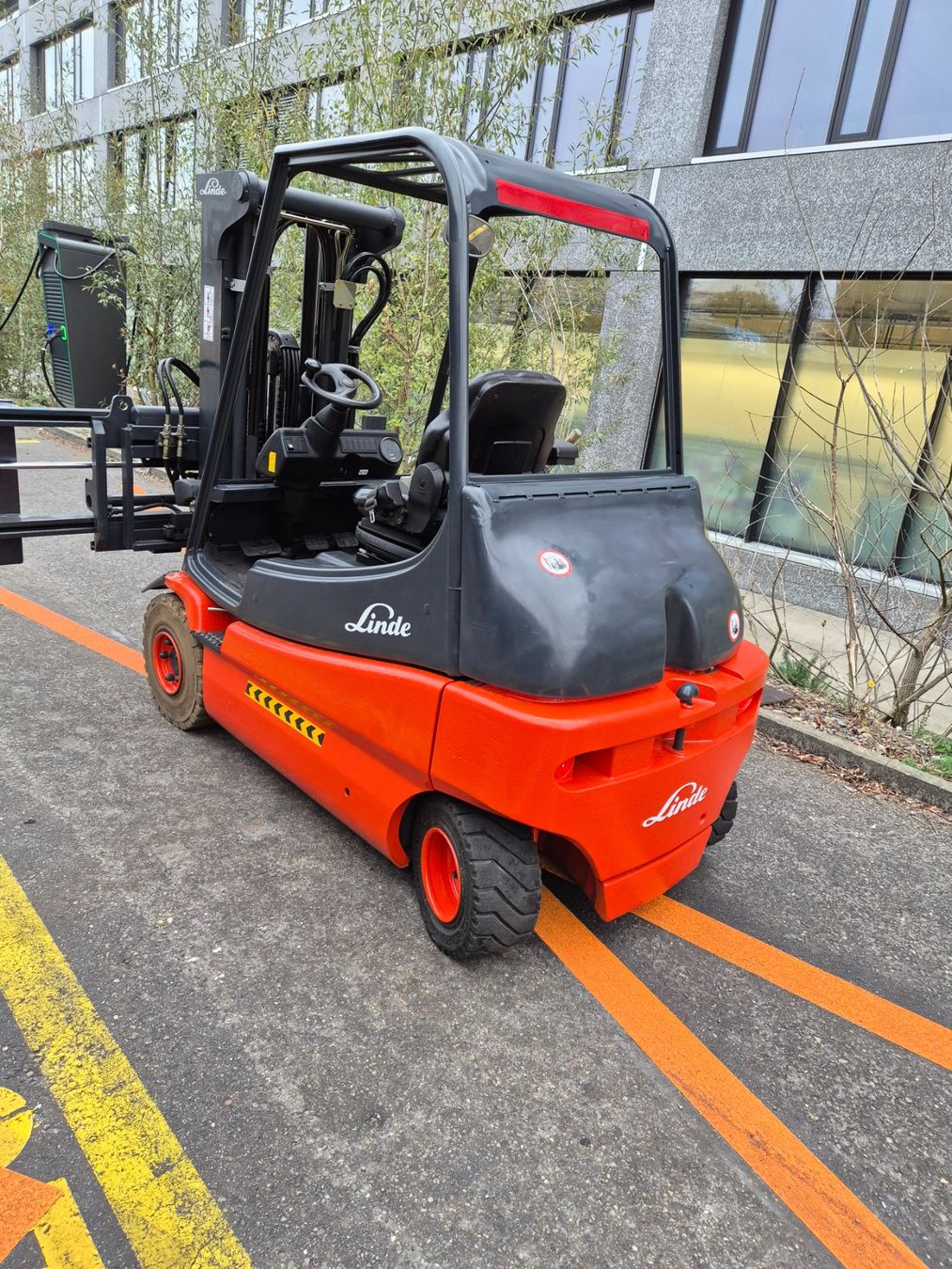 Linde Gabelstapler & Hubwagen: Linde E30-03 – Gebraucht aus Aarau von LM-Handel 1