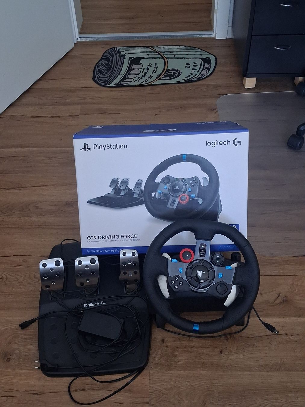 Sony Konsolen: Logitec Lenkrad+Pedale – Neu (gemäss Beschreibung) aus Mels von ale_5ypc