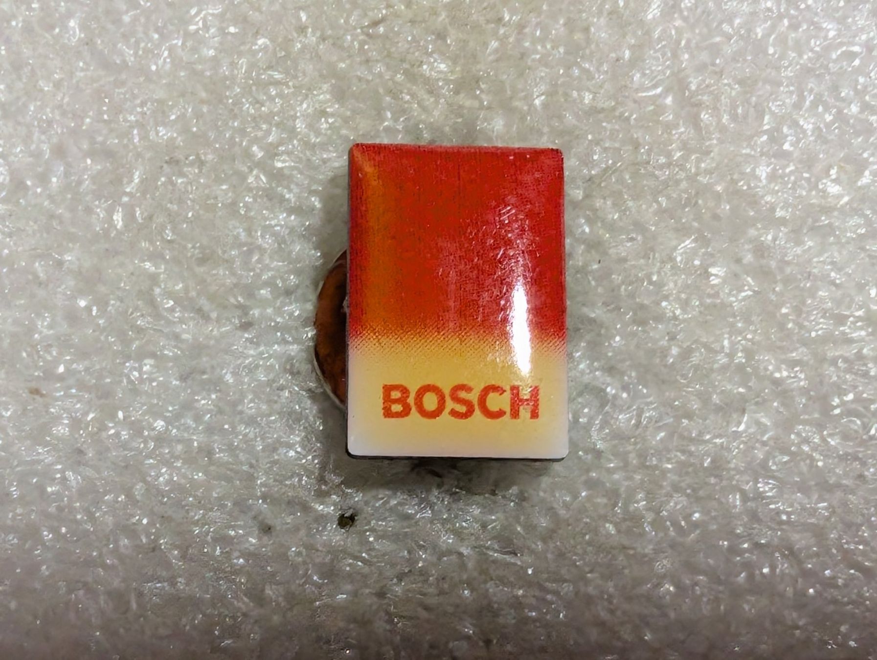 Plaketten & Abzeichen: Ansteckpin 242: Bosch – Gebraucht aus Oppligen von Pin-Fall-Shop