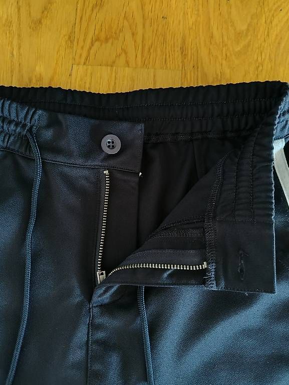 Pantaloni: Kinderhose/Trainigshose in Gr.140 – Usato da Zürich venduto da svi_dkg2 1