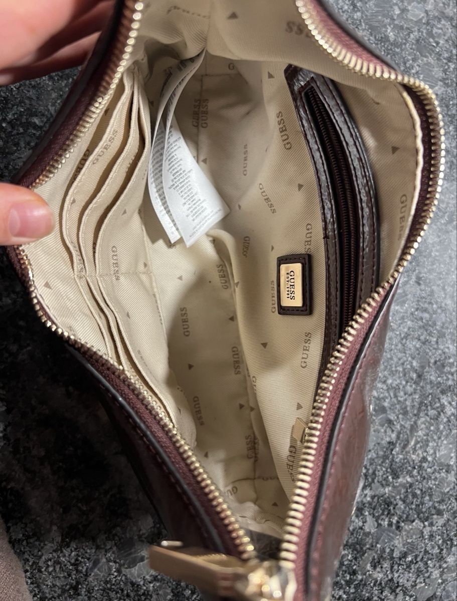 Guess Borse da donna: Guess Handtasche Trissa Burgundy – Nuovo (secondo la descrizione) da Chur venduto da dal_zsy5 1