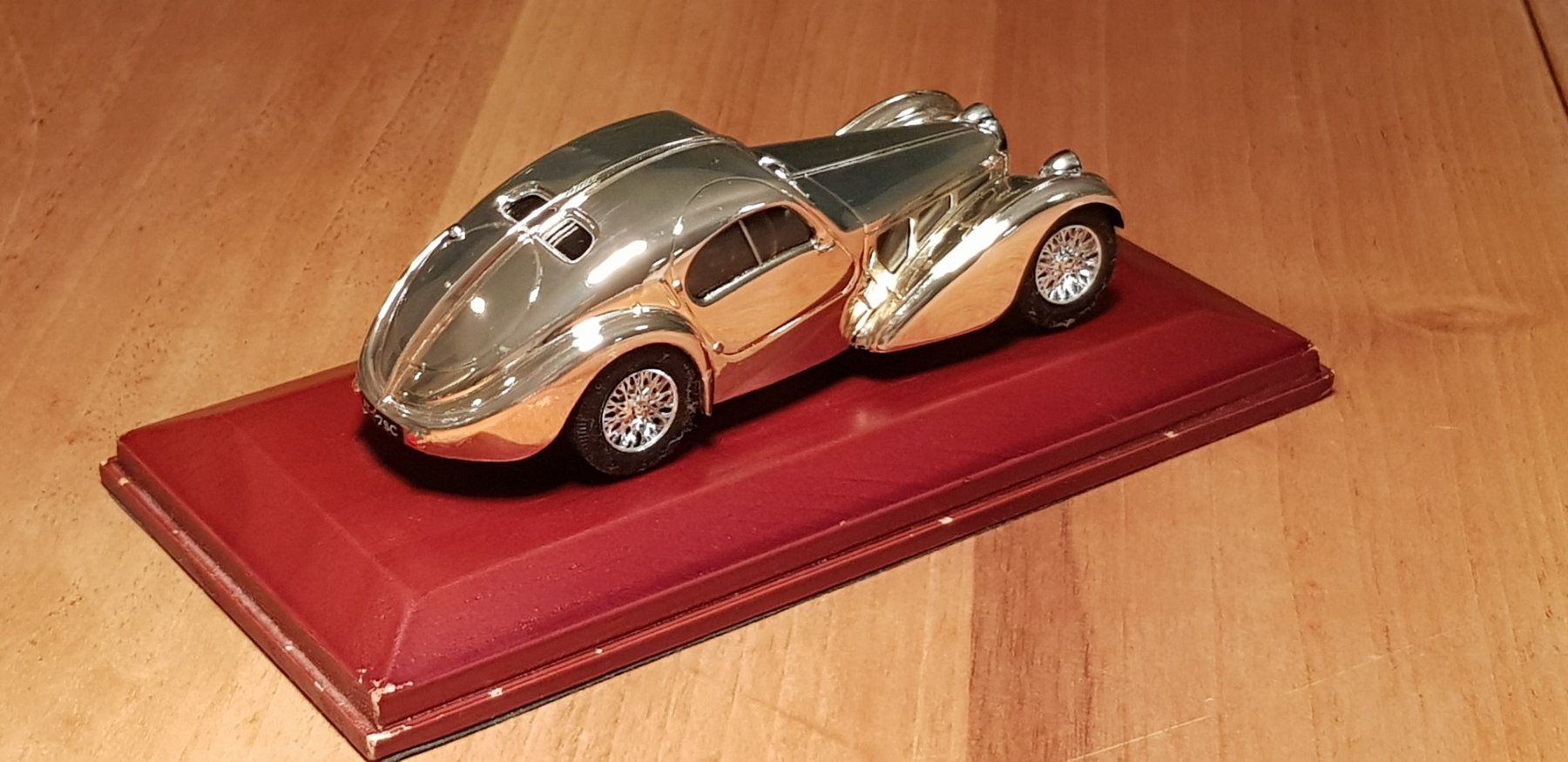 Modellini d'auto: Bugatti Atlantic Gold 1/43 – Usato da posieux venduto da Avus02 3