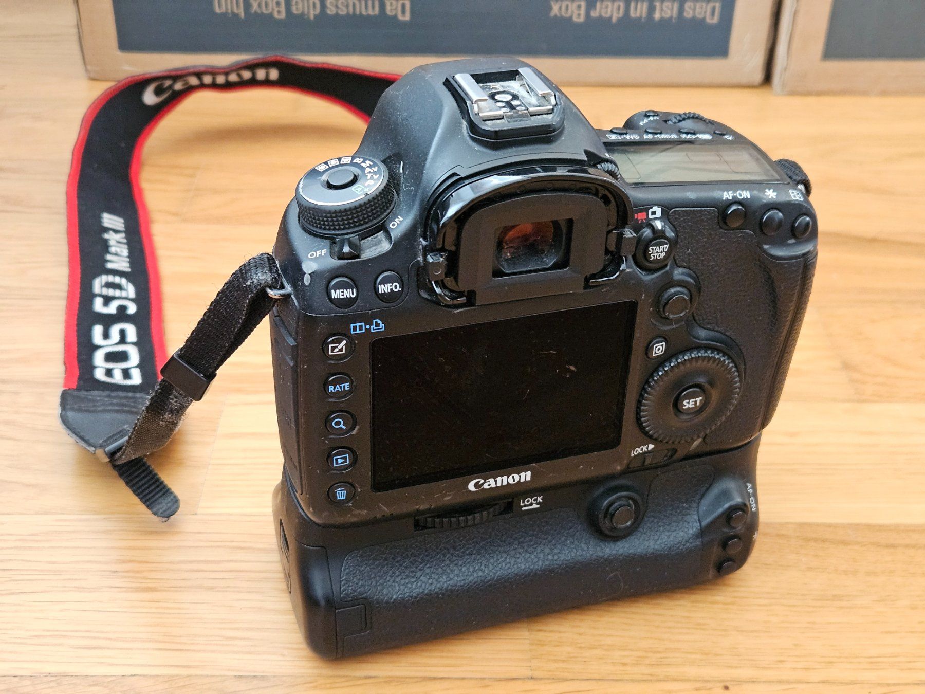 Canon EOS 5D Mark III mit original Battery Grip (Gebraucht) in Biel ...
