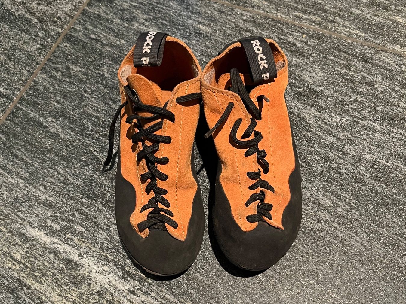 Chaussures hommes: Kletterschuhe Gr. 35 – D'occasion à Affoltern am Albis par corkel