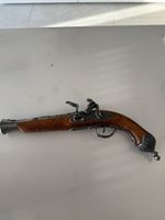 Réplique pistolet à silex 1760 bois métal gravé décoration