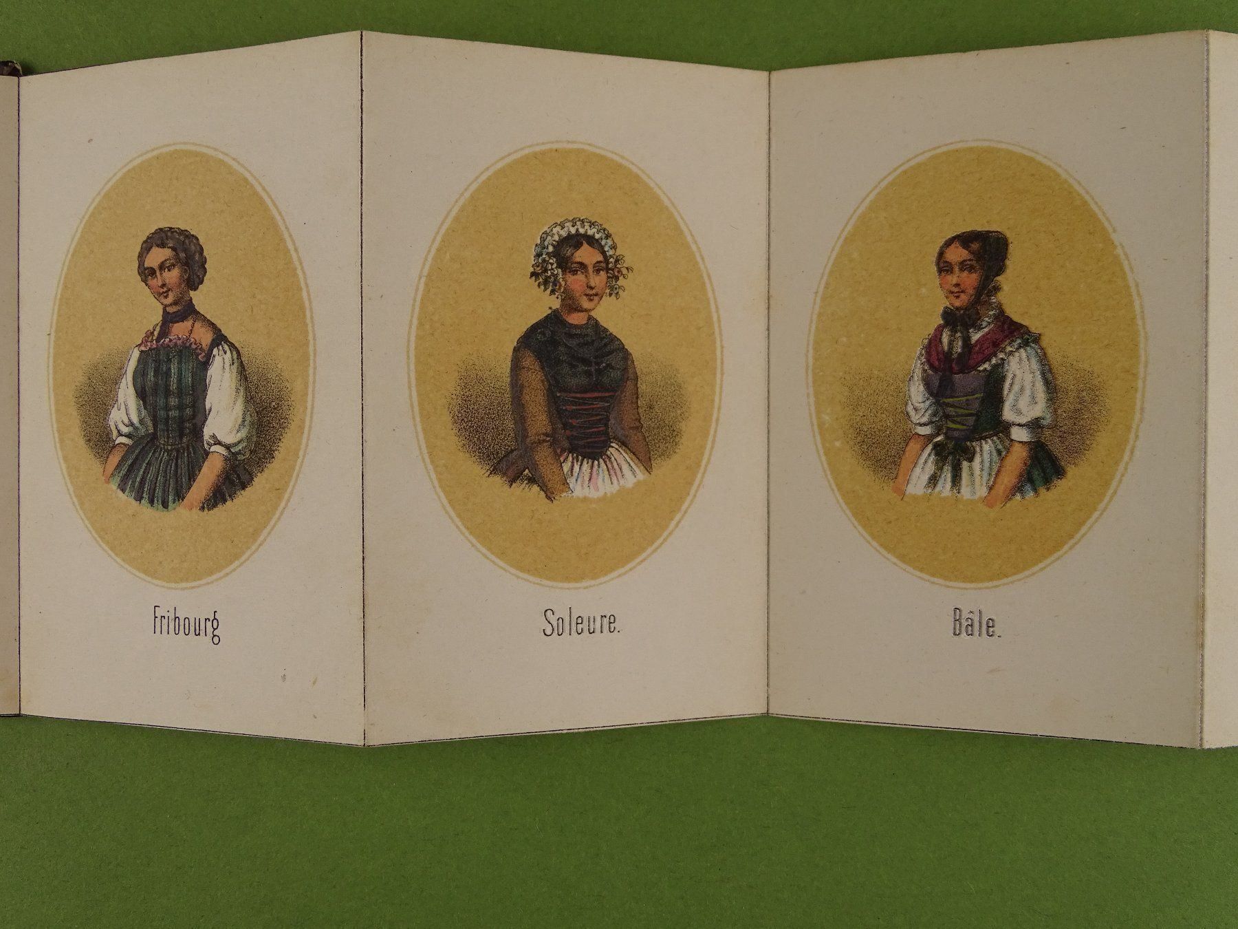 Libri: COSTUMES SUISSE, TRACHTEN LEPORELLO – Usato da Grüningen venduto da Kartensammler 5