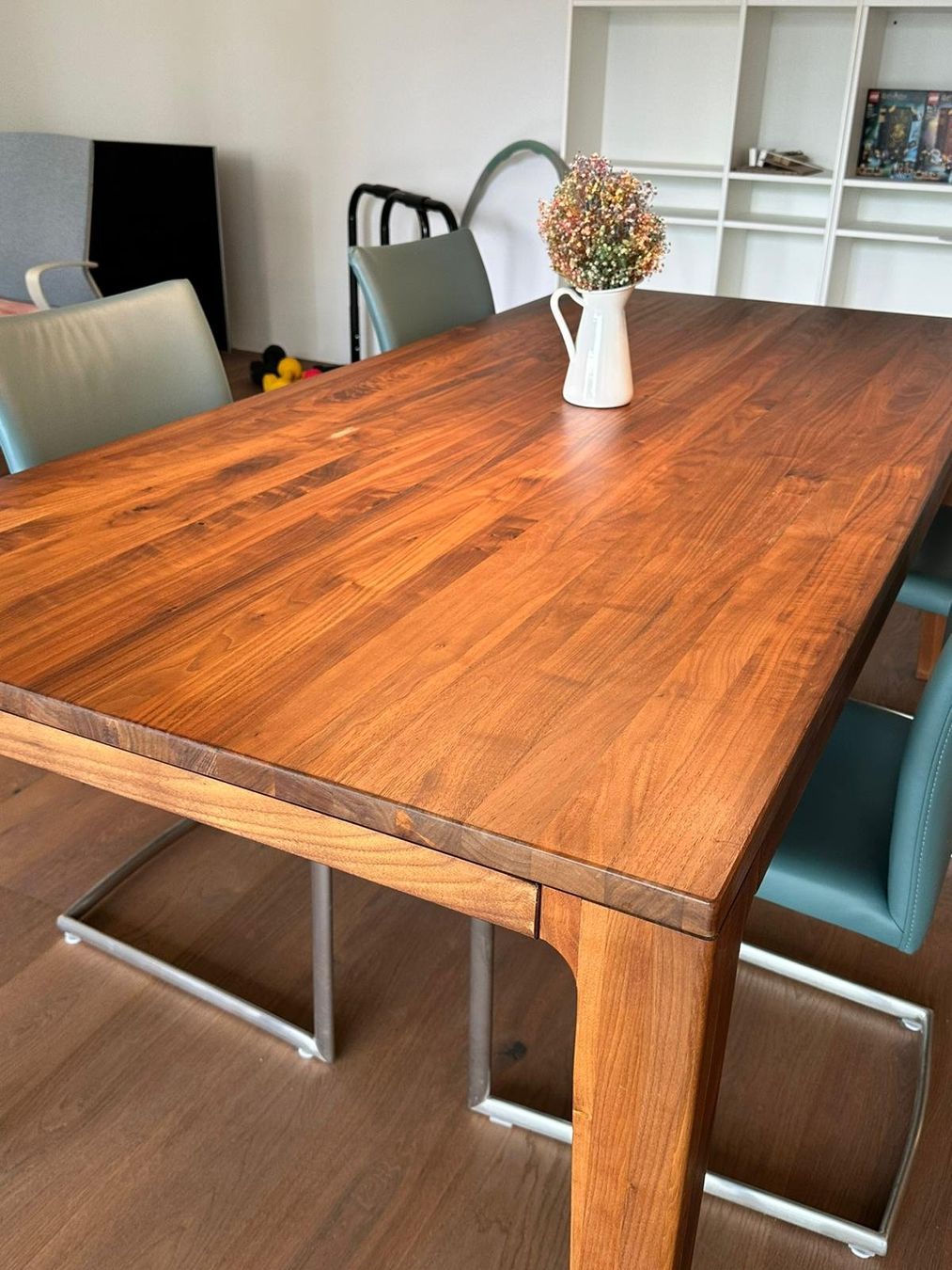 Set di tavolo e panche: Nussbaum-Tisch mit Lederstühlen – Usato da Triengen venduto da alfi_90 3