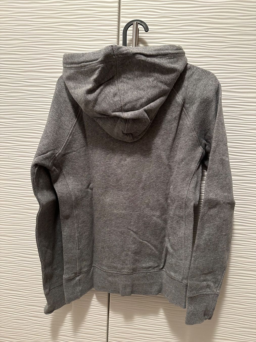 H&M Pulls & Sweat-shirts: Pullover H&M Damen – D'occasion à Tenero par Seve_Blaser 1