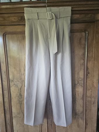 pantalon été a pinces taille serrée ceinture T 40