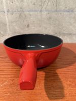 Cocotte rouge vintage, idéale pour la fondue!