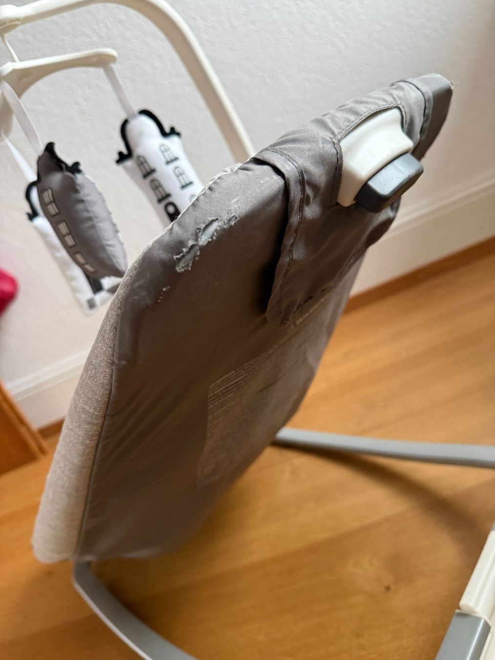Joie Sdraiette & Sdraiette a dondolo: Joie Babywippe mit Spielbogen – Usato da Jonen venduto da 8916 3
