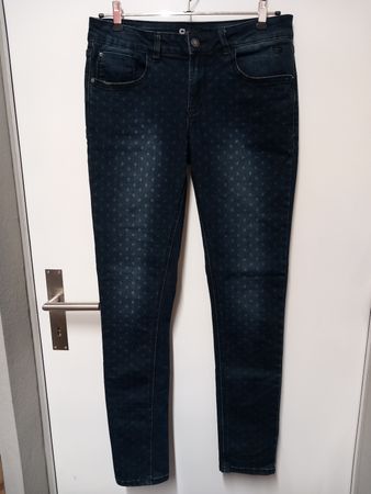 NO NAME Stretch Jeans Gr. 30, Sternenmuster, Blackout