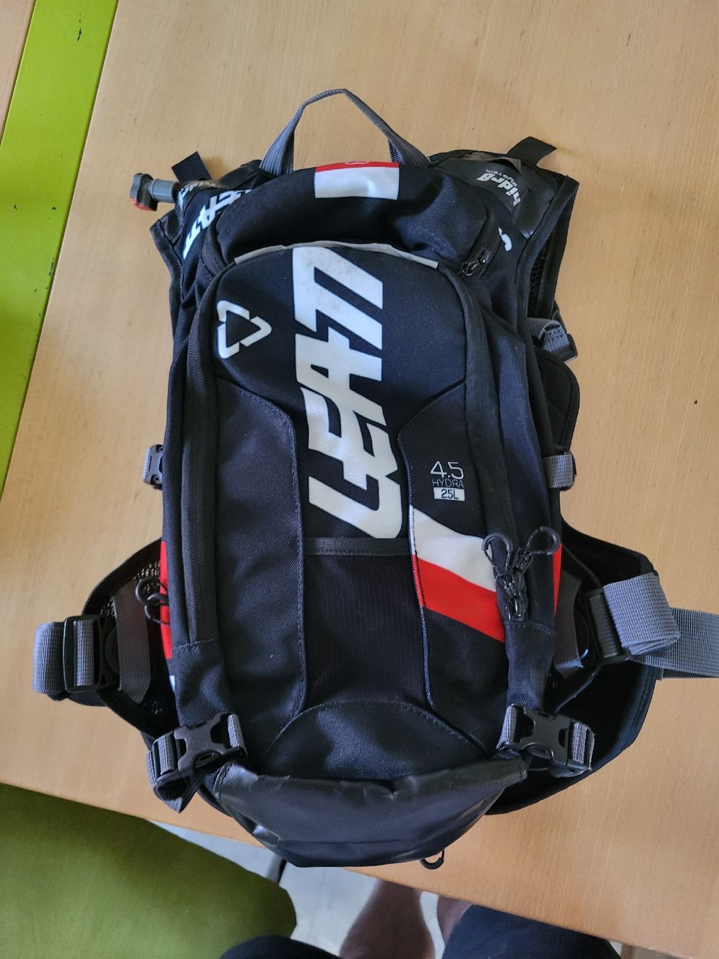 Leatt Zaini: Leatt 4.5 Hydra 25L – Usato da Hausen am Albis venduto da Rico.J 3