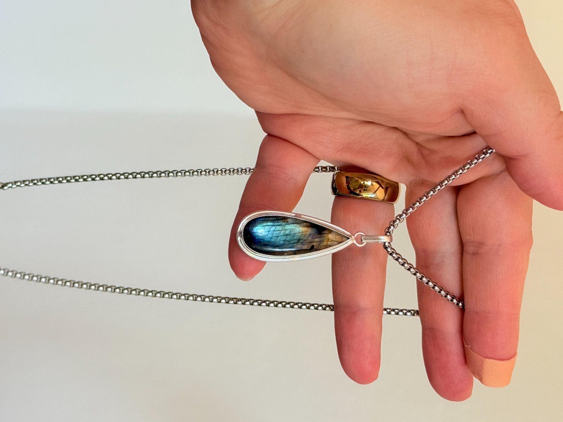 Catenine: Collier pendentif avec pierre de labradorite 💎 – Nuovo e nell'imballaggio originale da Genève venduto da AGBERG 8