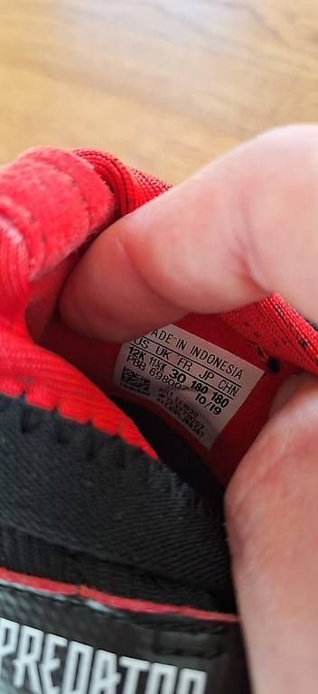 Scarpe per ragazzi: Fussballschuhe Predator grösse 30 – Usato da Kölliken venduto da minimeee 2