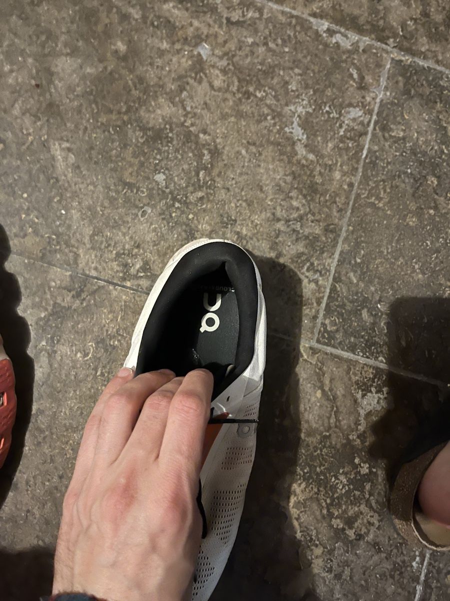 Scarpe da uomo: On Cloudstratus 3 45 – Usato da Gockhausen venduto da Turmfalken 3