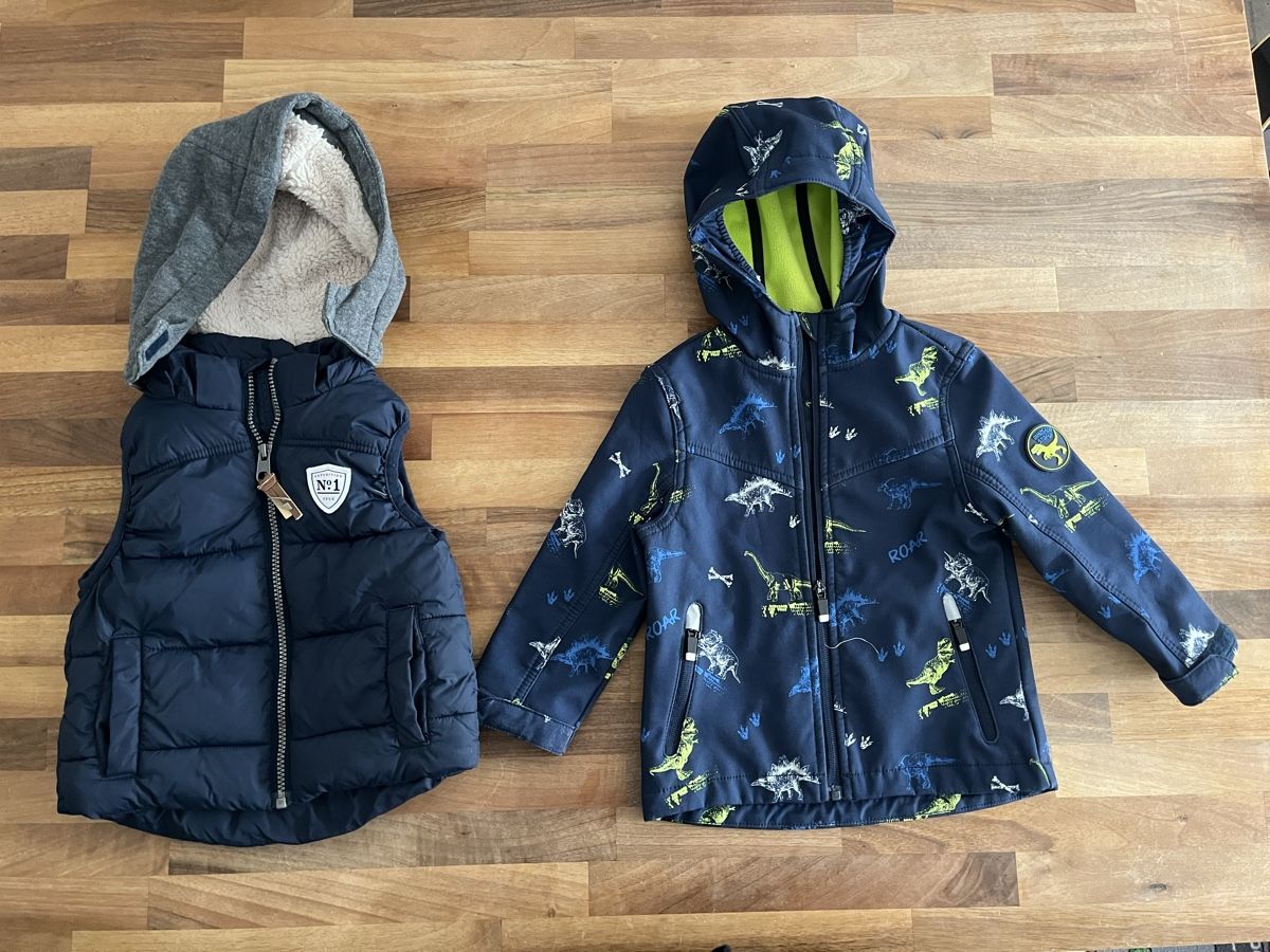 C&A Giacche & Cappotti: Zwei neuwertige Jacke  – Nuovo (secondo la descrizione) da Wettingen venduto da epe_9vbf 9