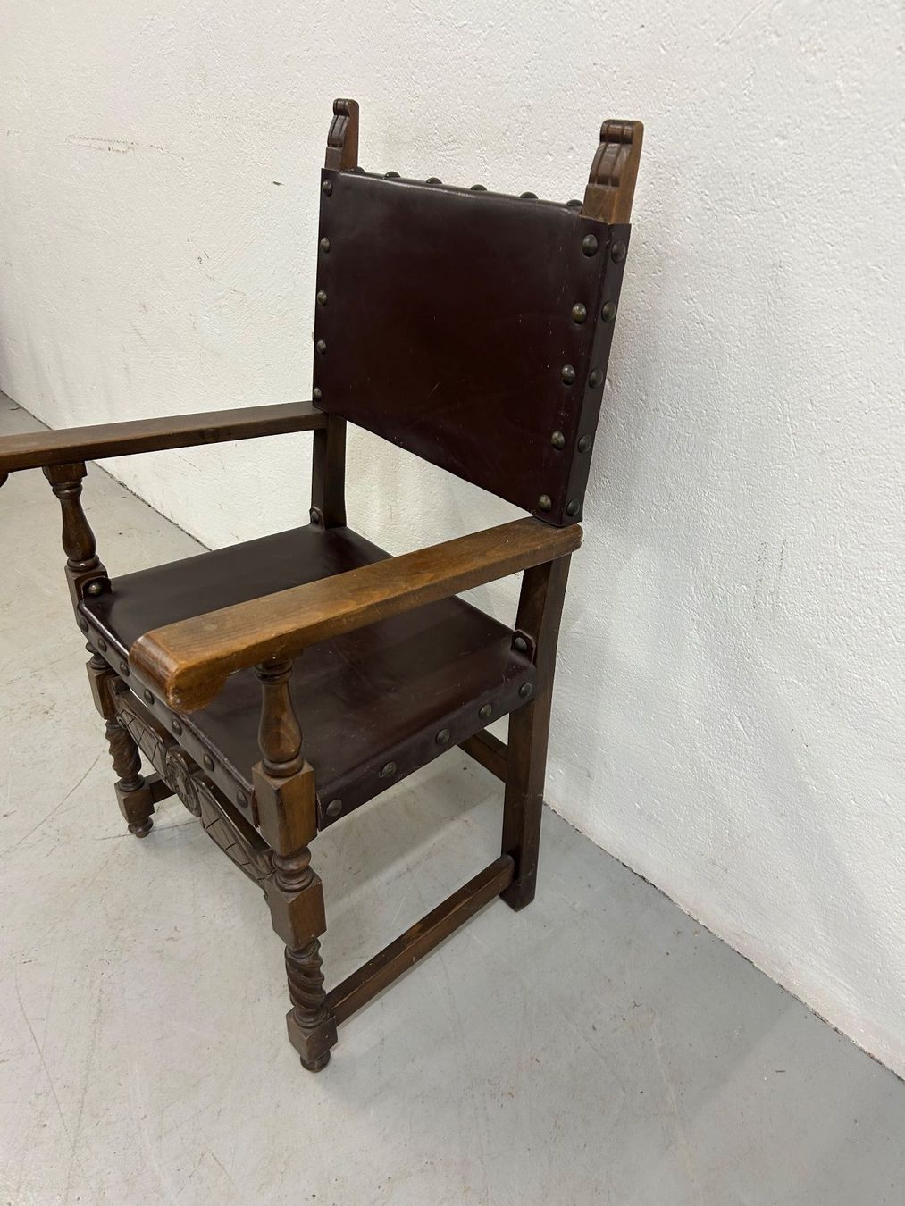 Sessel: spanischer Kolonial Ledersessel Eiche Leder ca. um 1890 (2) – Gebraucht aus Zürich von Levelart 2