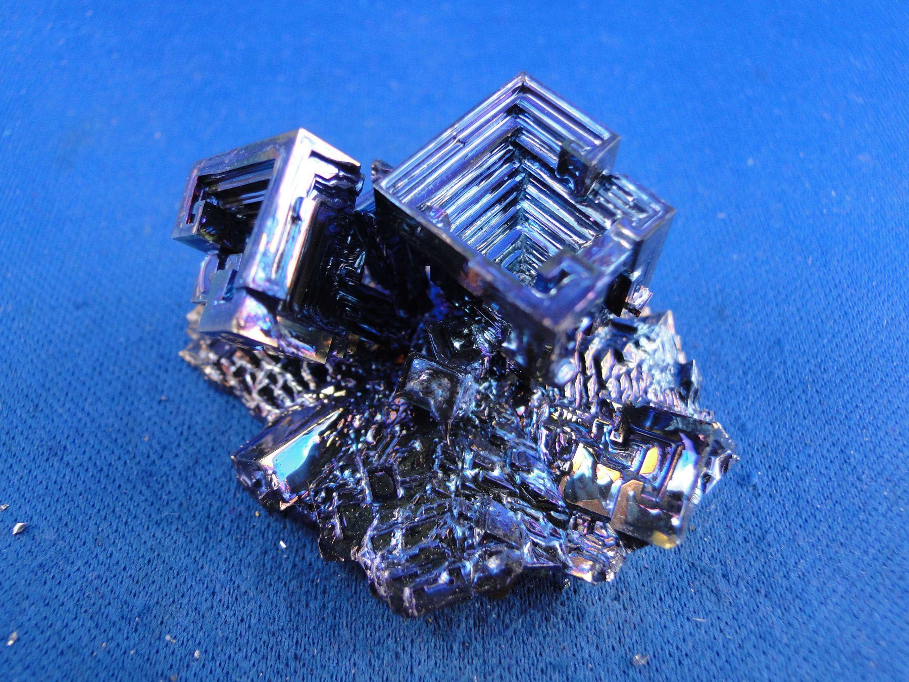 Minerali & Pietre curative: Bismuth – Usato da Schinznach Bad venduto da Demerald 1