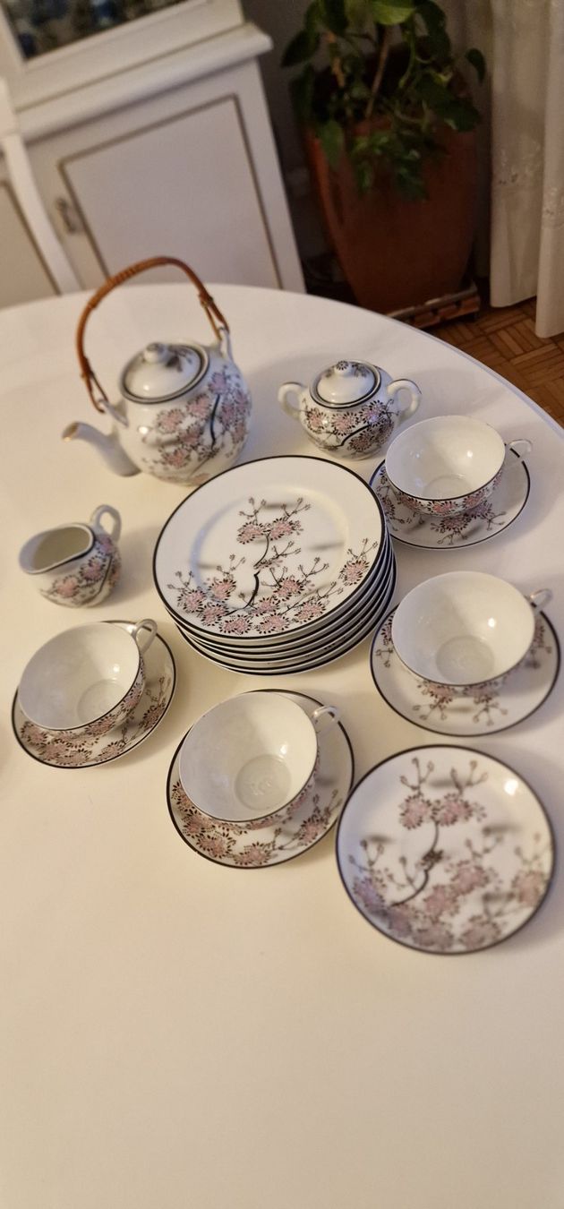 Teekannen: Service à Thé avec assiettes à dessert – Gebraucht aus Genève von Petit-Ange