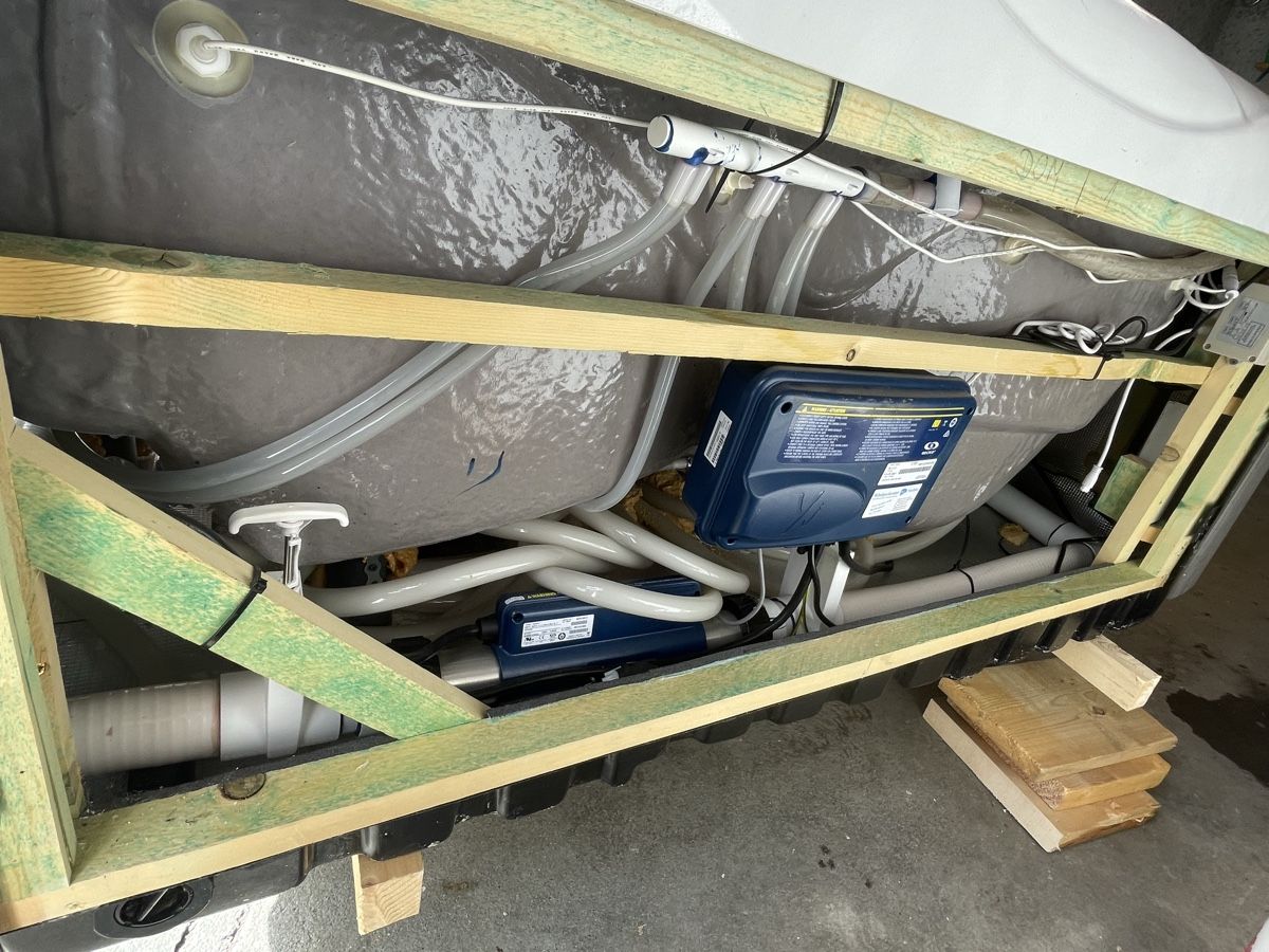 Whirlpool: Whirlpool  Wellis  – Defekt aus Klosters von Johanputzi 6
