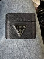 Guess AirPods custodia rigida 