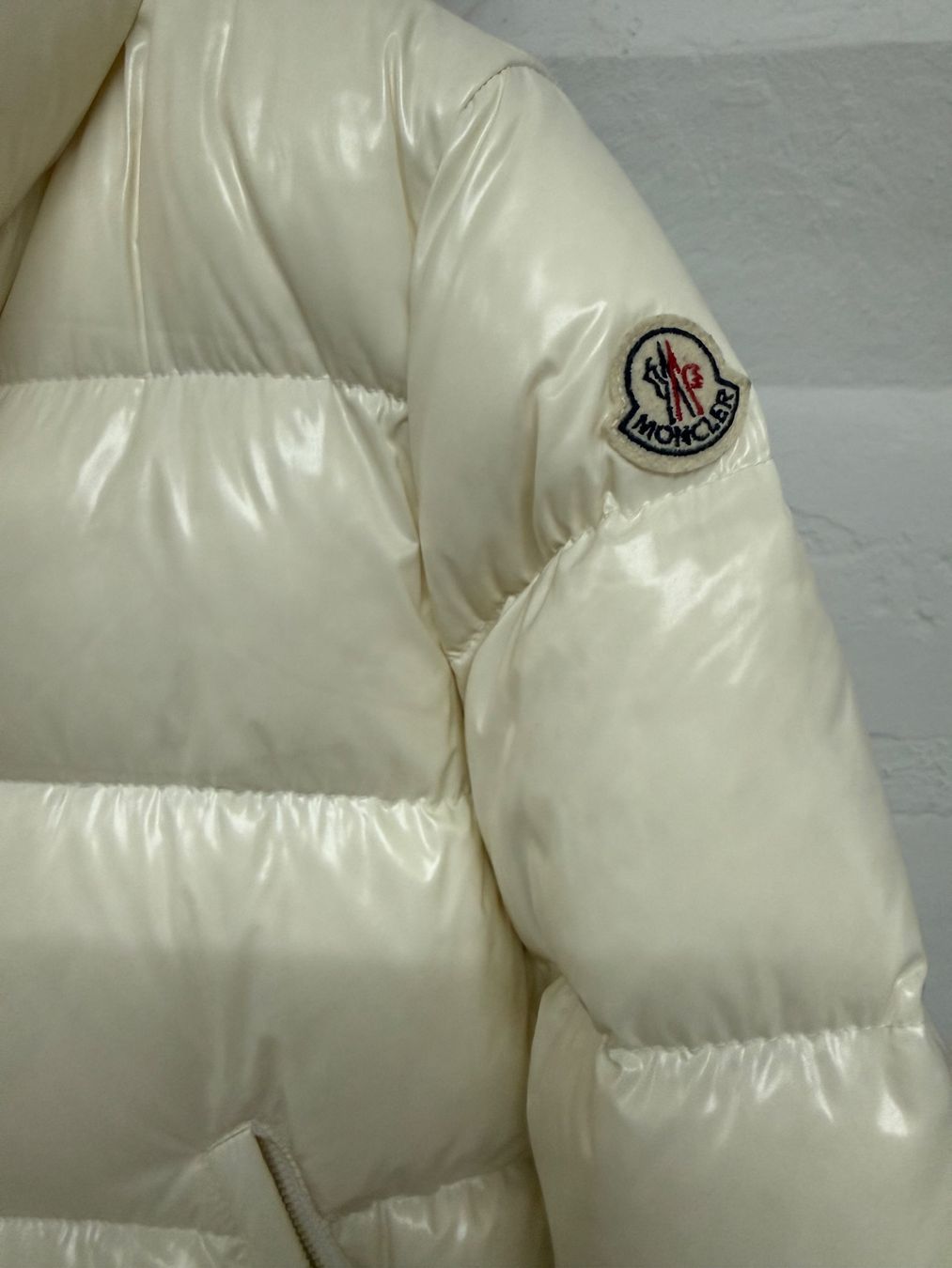 Moncler Giacche: Moncler Daunenjacke perlweiss – Usato da Lutzenberg venduto da Schatzkiste88 3