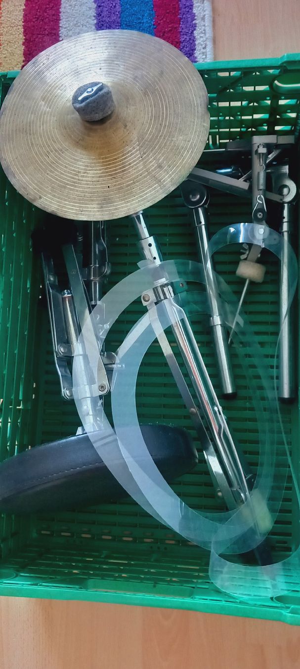 Instruments de musique: Schlagzeug Millenium inkl. Ständer + Stuhl – D'occasion à Kaltbrunn par winston81 7