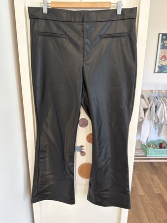 Schicke Zara Kunstlederhose in Schwarz, Grösse XL!