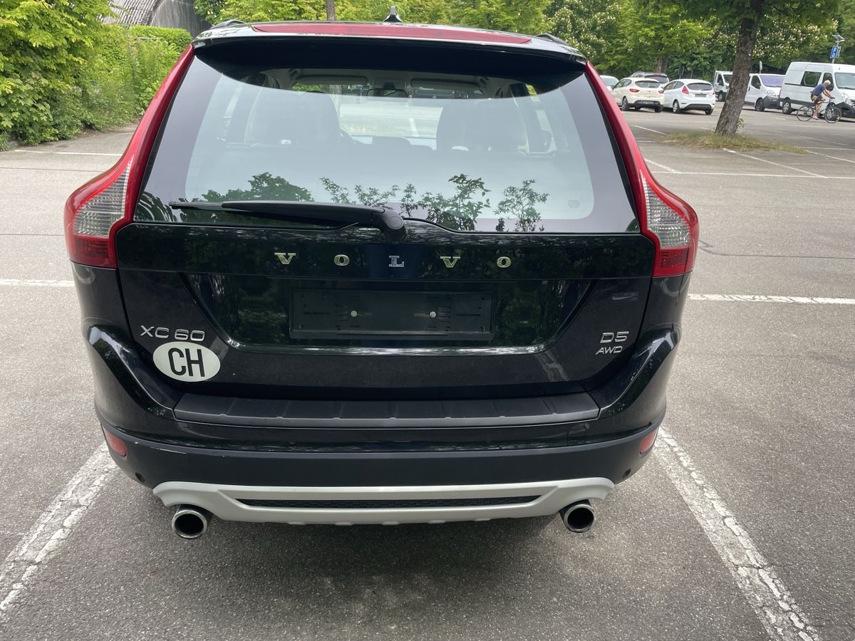 Volvo Automobili: Volvo XC60 D5 AWD – Usato da Effretikon venduto da Effi75 9