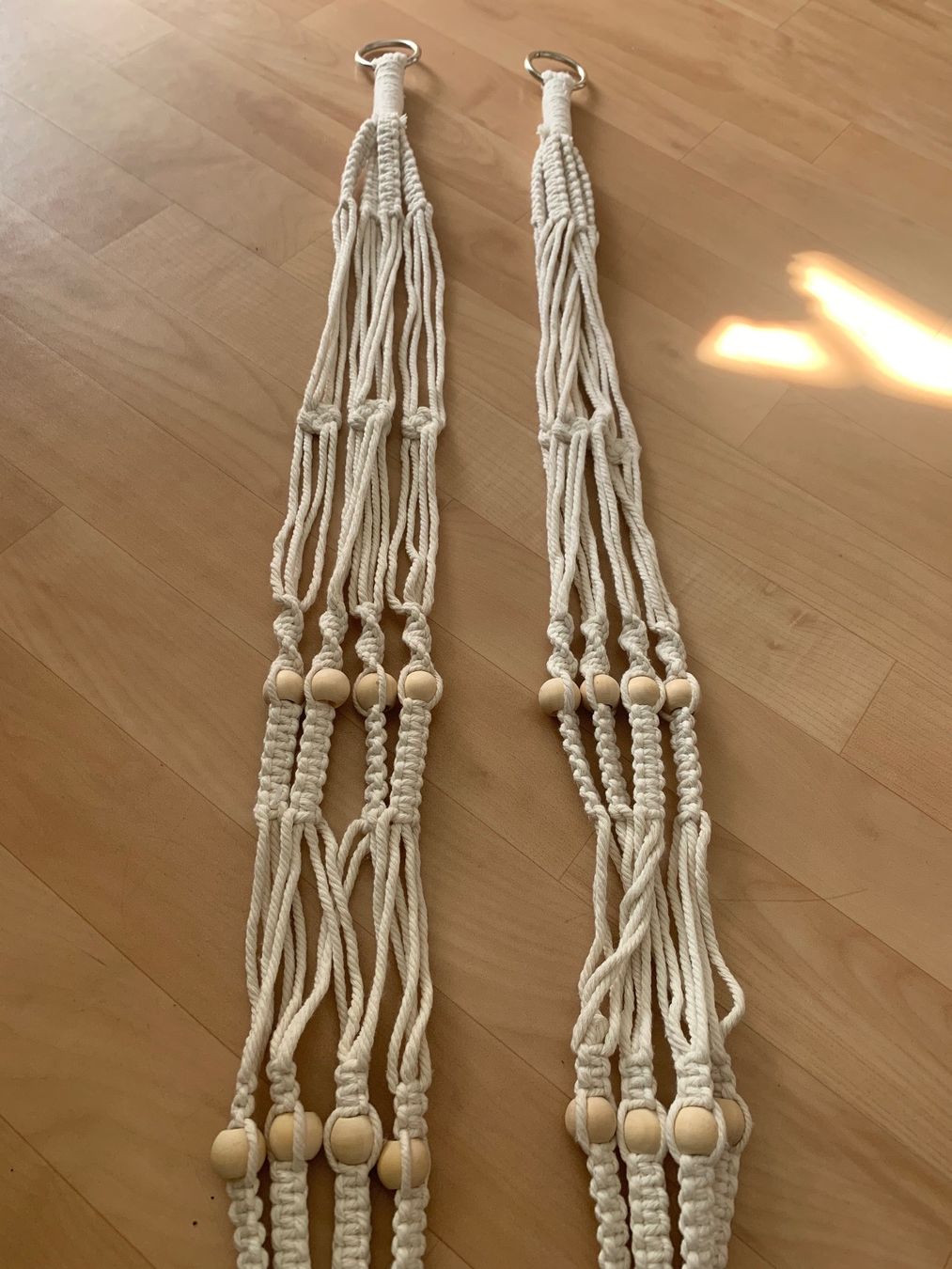 Blumentöpfe: 1 Makramee Pflanzenhänger (NEW) – Neu und originalverpackt aus Zürich von  4
